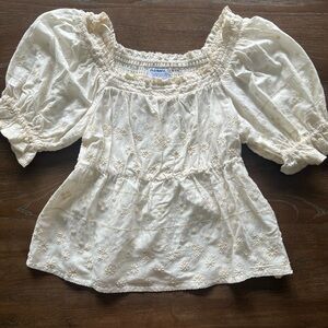 NWOT Pretty embroidered top